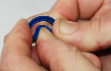 folding a U seal into the kidney shape