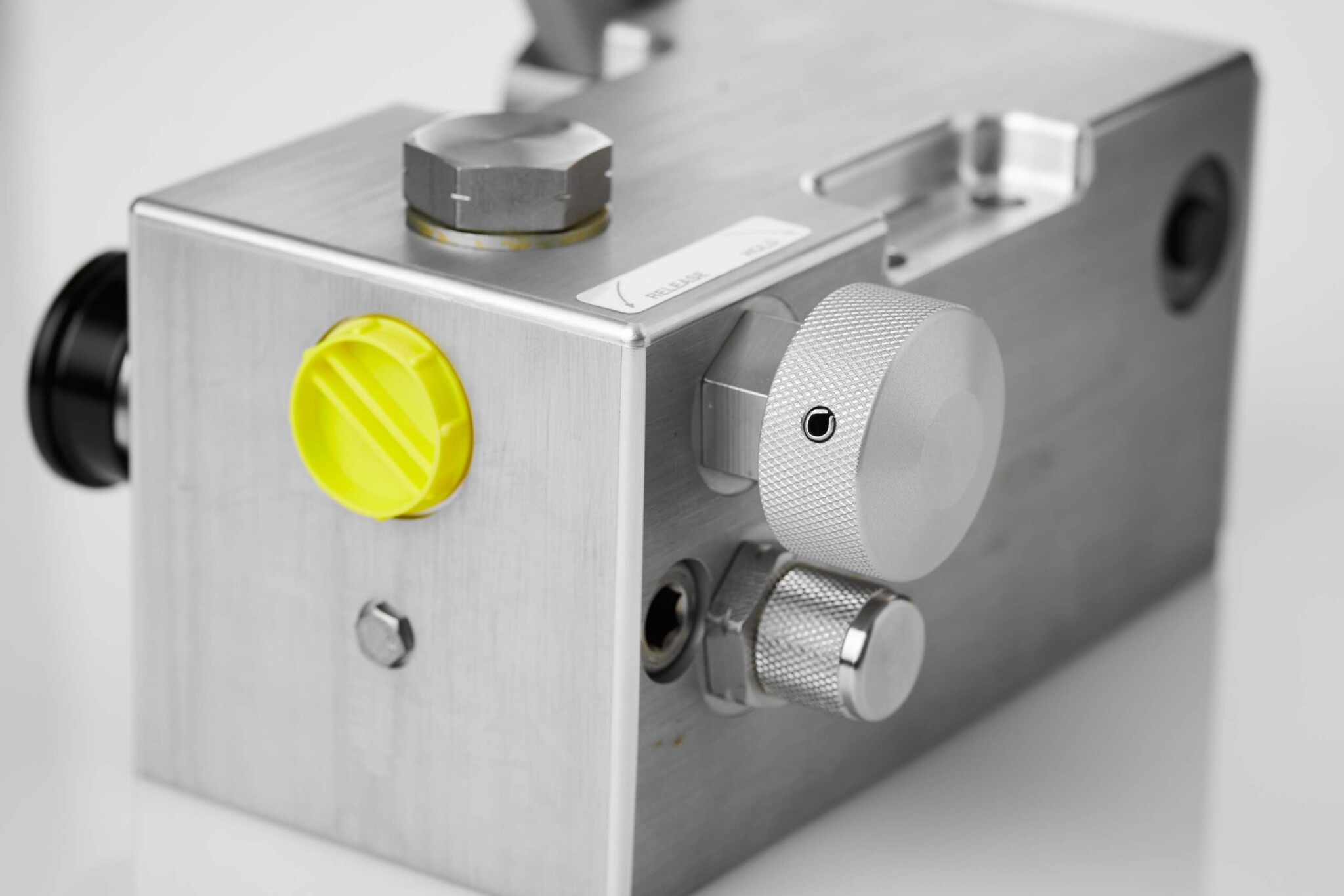close up view of a hydraulic hand pump