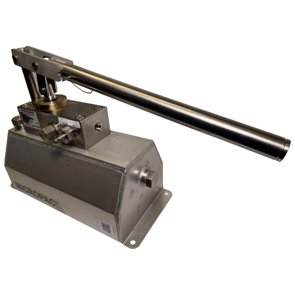 subsea hydraulic handpump on a reservoir